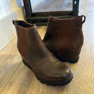 Sorel Women’s Brown Leather wedge booties
